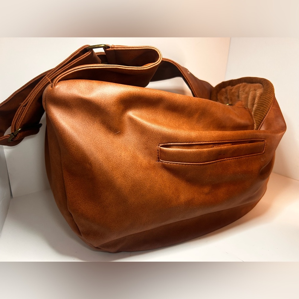 Noah and Paw Dog Satchel/Carrier Small 5-18lbs Never Used. Super Soft Lining